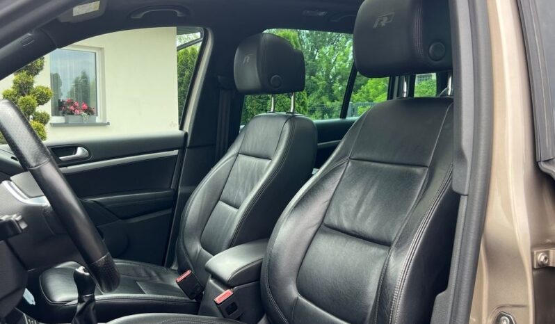 VOLKSWAGEN   Tiguan     160 KM    Manualna    4×4 (doł. automatycznie)    Złoty full