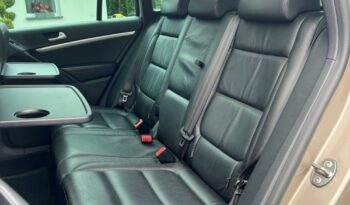 VOLKSWAGEN   Tiguan     160 KM    Manualna    4×4 (doł. automatycznie)    Złoty full