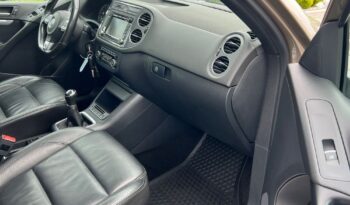 VOLKSWAGEN   Tiguan     160 KM    Manualna    4×4 (doł. automatycznie)    Złoty full