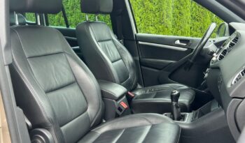 VOLKSWAGEN   Tiguan     160 KM    Manualna    4×4 (doł. automatycznie)    Złoty full