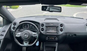 VOLKSWAGEN   Tiguan     160 KM    Manualna    4×4 (doł. automatycznie)    Złoty full