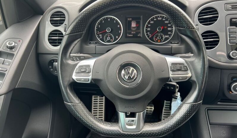 VOLKSWAGEN   Tiguan     160 KM    Manualna    4×4 (doł. automatycznie)    Złoty full