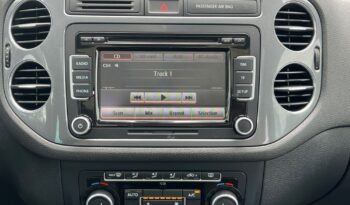 VOLKSWAGEN   Tiguan     160 KM    Manualna    4×4 (doł. automatycznie)    Złoty full