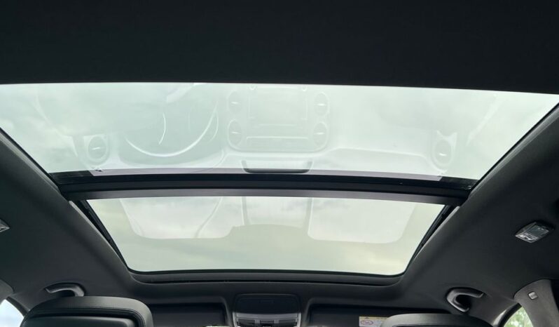 VOLKSWAGEN   Tiguan     160 KM    Manualna    4×4 (doł. automatycznie)    Złoty full