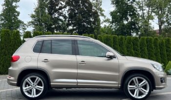 VOLKSWAGEN   Tiguan     160 KM    Manualna    4×4 (doł. automatycznie)    Złoty full