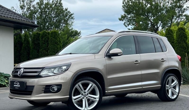 VOLKSWAGEN   Tiguan     160 KM    Manualna    4×4 (doł. automatycznie)    Złoty full