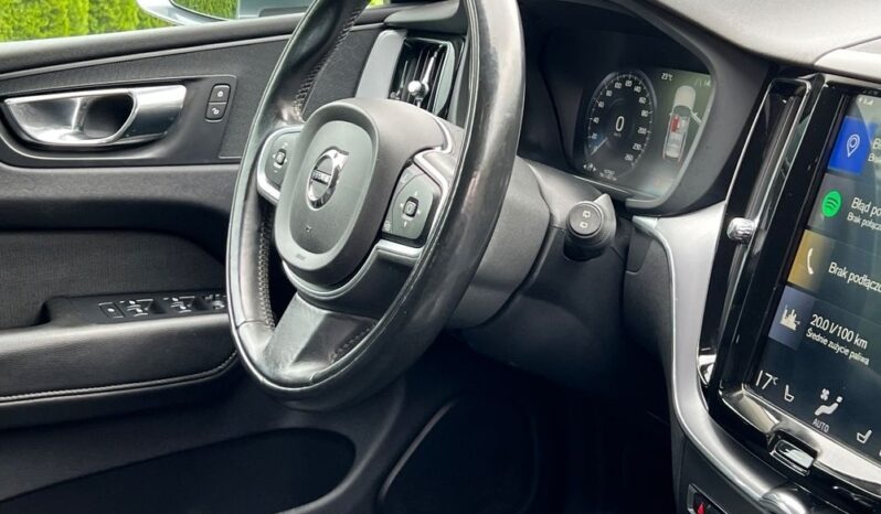 VOLVO   XC 60    250 KM    Automatyczna    FWD (przód)    Szary full