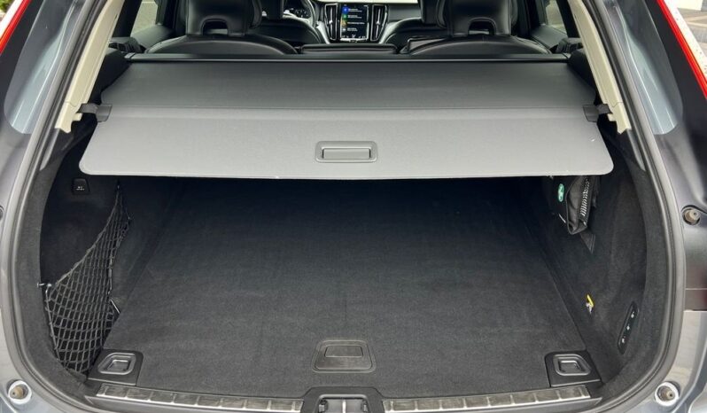 VOLVO   XC 60    250 KM    Automatyczna    FWD (przód)    Szary full