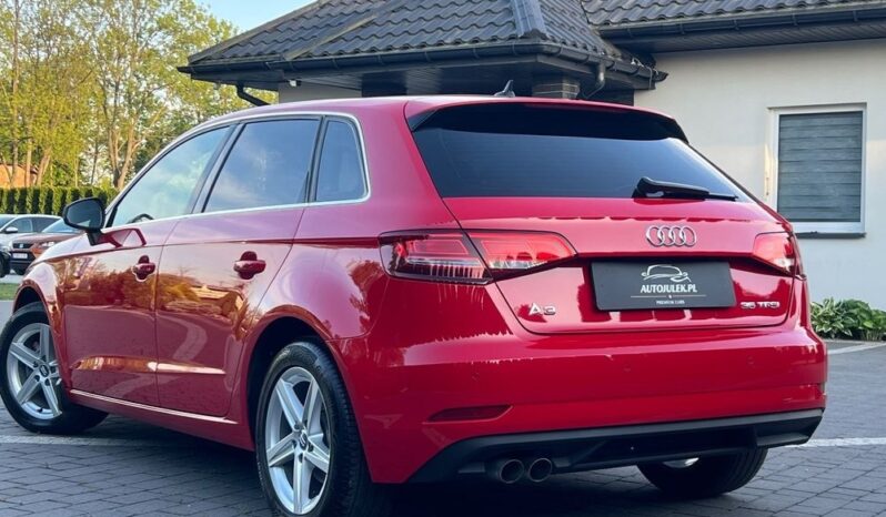 AUDI   A3     150 KM    Manualna    FWD (przód)    Czerwony full