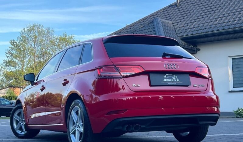 AUDI   A3     150 KM    Manualna    FWD (przód)    Czerwony full