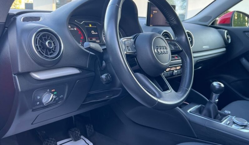 AUDI   A3     150 KM    Manualna    FWD (przód)    Czerwony full