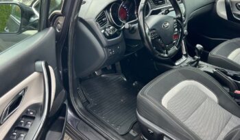 KIA   Ceed     128 KM    Manualna    FWD (przód)    Szary full