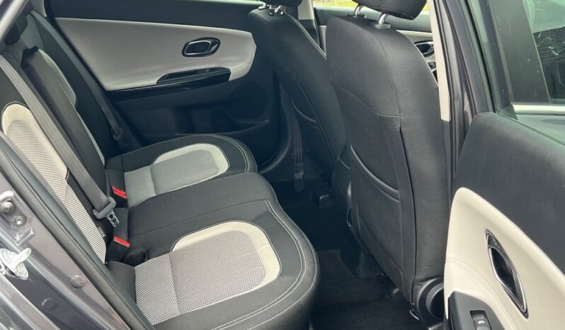 KIA   Ceed     128 KM    Manualna    FWD (przód)    Szary full