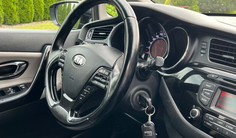 KIA   Ceed     128 KM    Manualna    FWD (przód)    Szary full