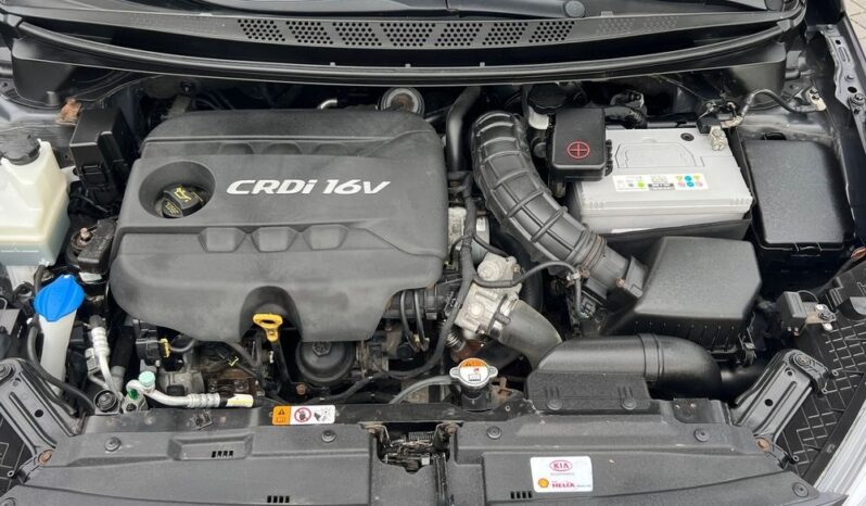 KIA   Ceed     128 KM    Manualna    FWD (przód)    Szary full