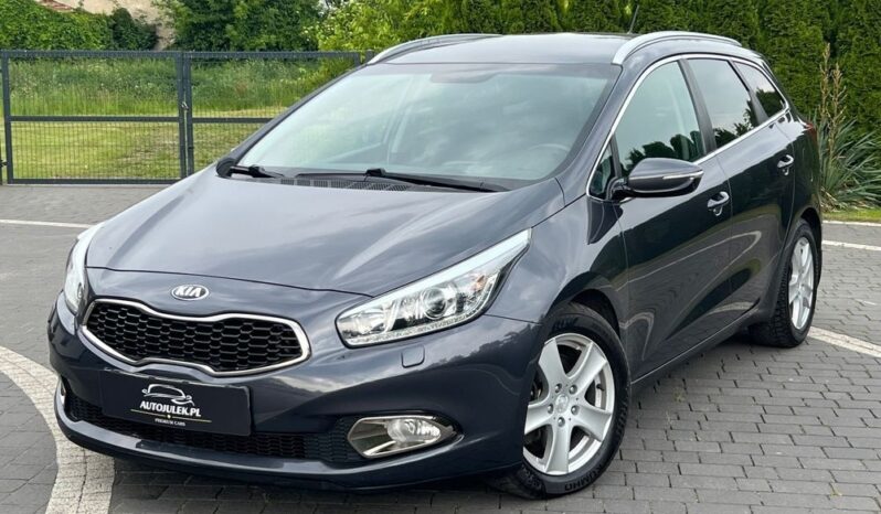 KIA   Ceed     128 KM    Manualna    FWD (przód)    Szary full