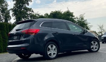 KIA   Ceed     128 KM    Manualna    FWD (przód)    Szary full