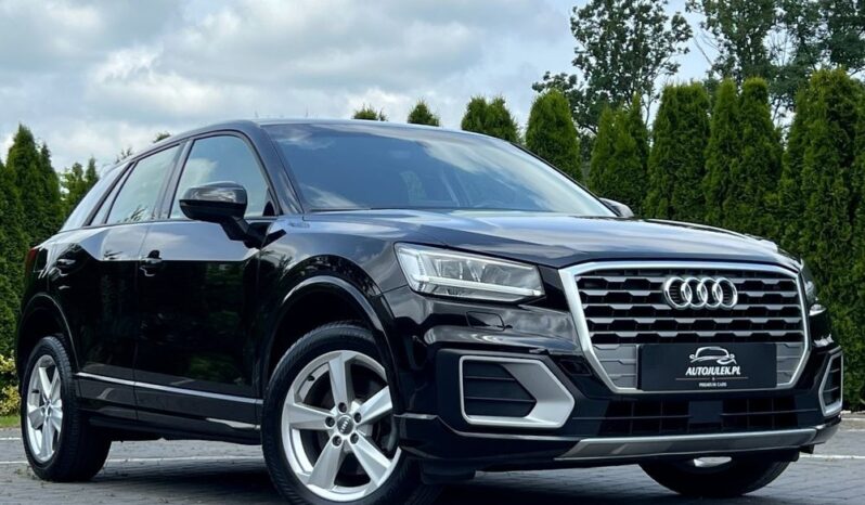 AUDI   Q2     116 KM    Manualna    FWD (przód)    Czarny full
