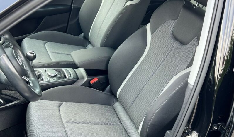 AUDI   Q2     116 KM    Manualna    FWD (przód)    Czarny full