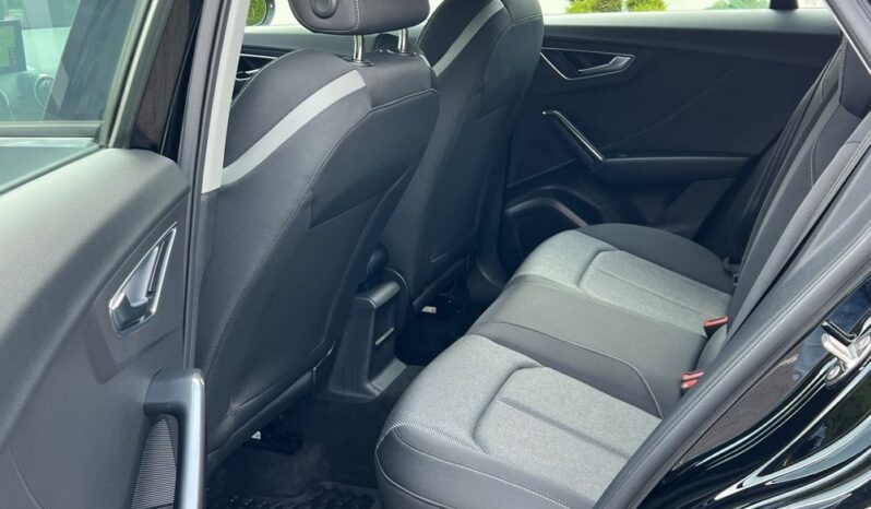 AUDI   Q2     116 KM    Manualna    FWD (przód)    Czarny full