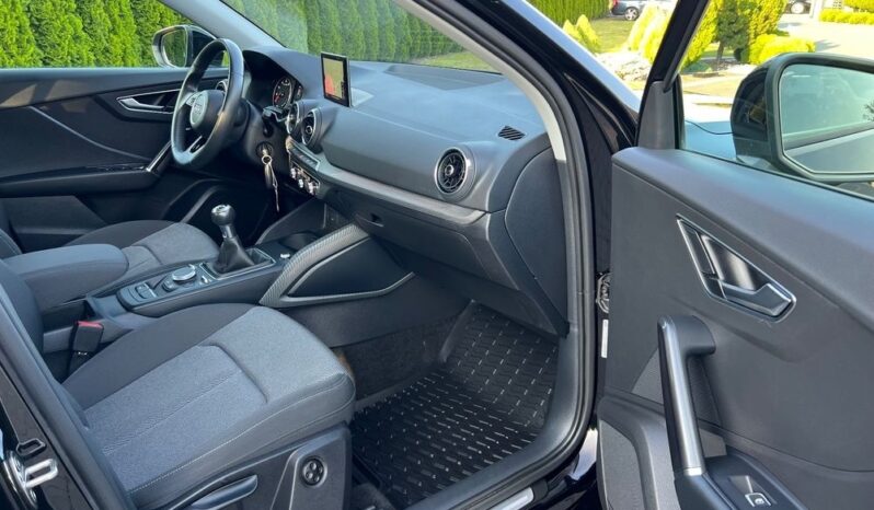 AUDI   Q2     116 KM    Manualna    FWD (przód)    Czarny full