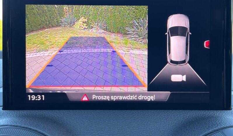 AUDI   Q2     116 KM    Manualna    FWD (przód)    Czarny full