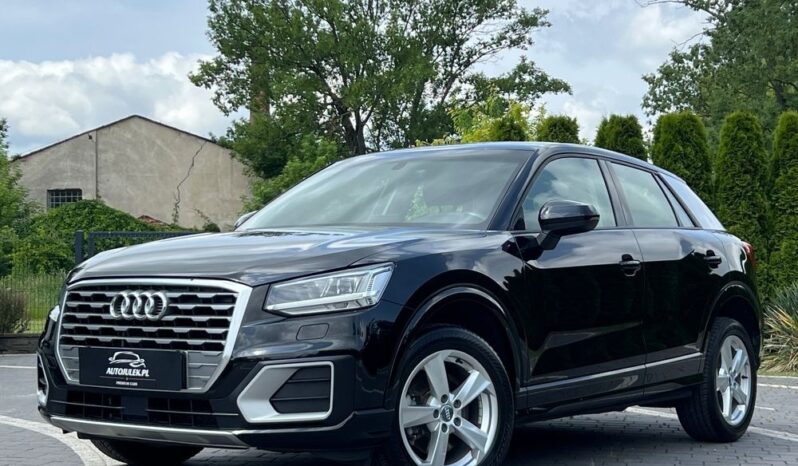 AUDI   Q2     116 KM    Manualna    FWD (przód)    Czarny full