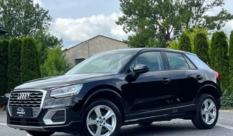 AUDI   Q2     116 KM    Manualna    FWD (przód)    Czarny full
