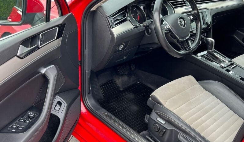 VOLKSWAGEN   Passat     190 KM    Automatyczna    FWD (przód)    Czerwony full