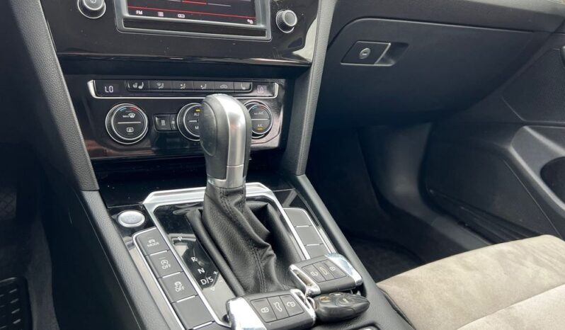 VOLKSWAGEN   Passat     190 KM    Automatyczna    FWD (przód)    Czerwony full