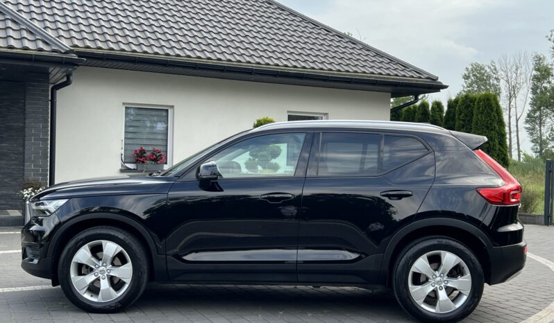 VOLVO   XC 40    150 KM    Automatyczna    FWD (przód)    Czarny full