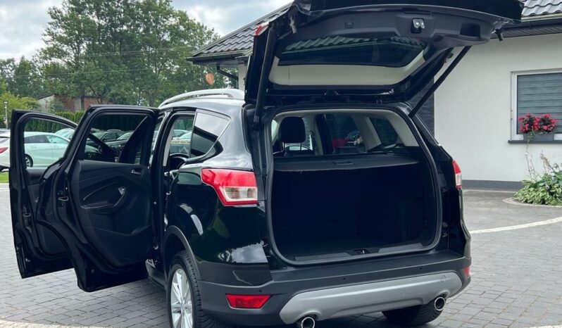 FORD   Kuga     150 KM    Manualna    FWD (przód)    Czarny full