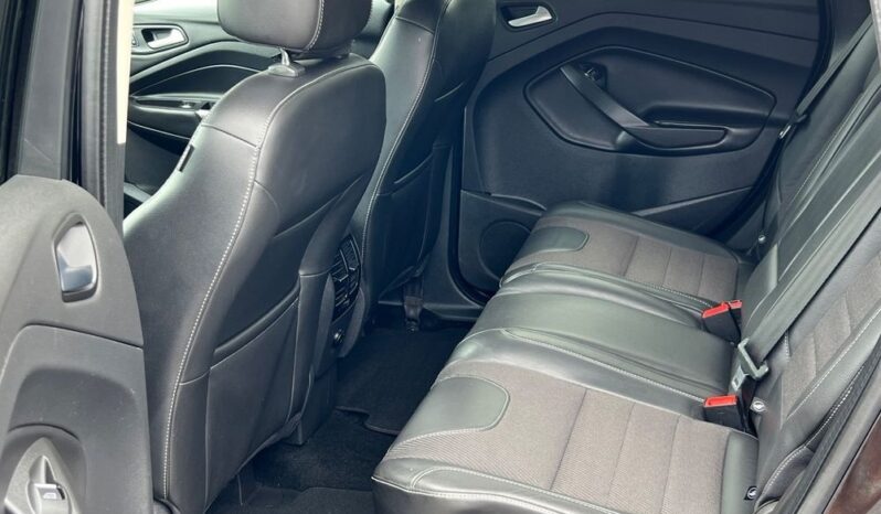 FORD   Kuga     150 KM    Manualna    FWD (przód)    Czarny full