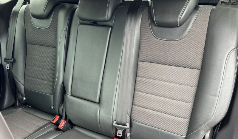 FORD   Kuga     150 KM    Manualna    FWD (przód)    Czarny full