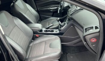 FORD   Kuga     150 KM    Manualna    FWD (przód)    Czarny full