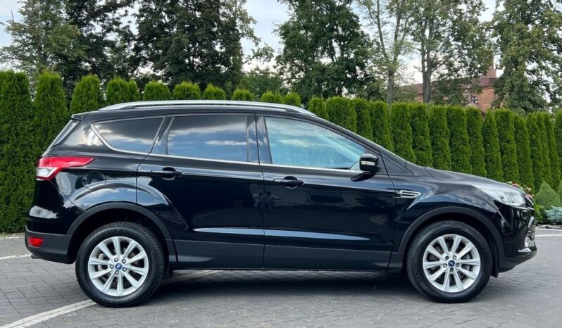 FORD   Kuga     150 KM    Manualna    FWD (przód)    Czarny full