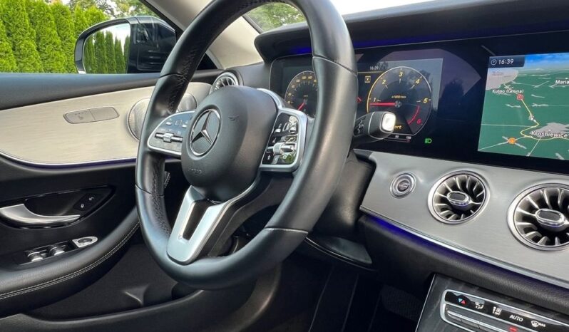 MERCEDES-BENZ   Klasa E    194 KM    Automatyczna    RWD (tył)    Biały full