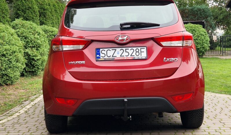 HYUNDAI ix20  | FWD (przód) | Manualna | 90 KM | Bordowy full