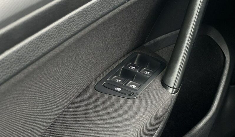 VOLKSWAGEN Golf  | FWD (przód) | Manualna | 86 KM | Srebrny full