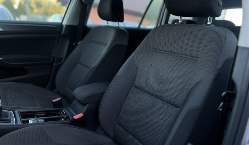 VOLKSWAGEN Golf  | FWD (przód) | Manualna | 115 KM | Srebrny full