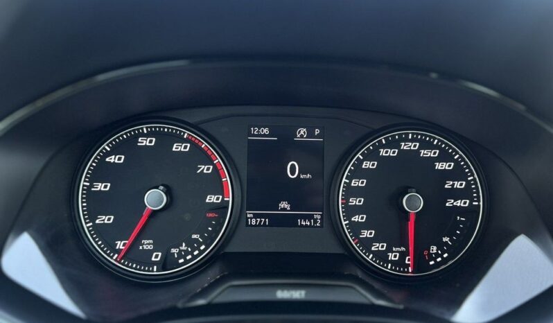 SEAT Arona  | FWD (przód) | Automatyczna | 115 KM | Czerwony full