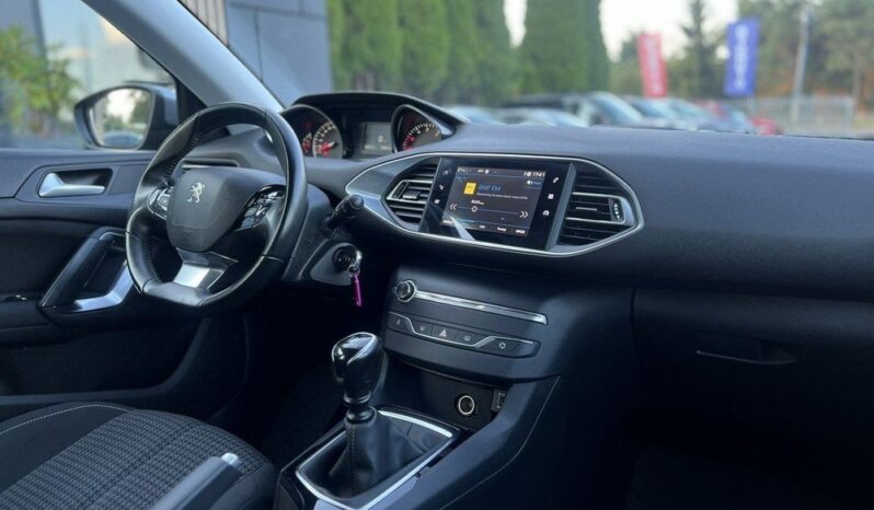 PEUGEOT 308  | FWD (przód) | Manualna | 130 KM | Srebrny full