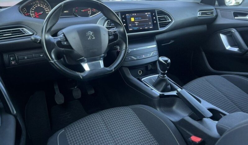 PEUGEOT 308  | FWD (przód) | Manualna | 130 KM | Srebrny full