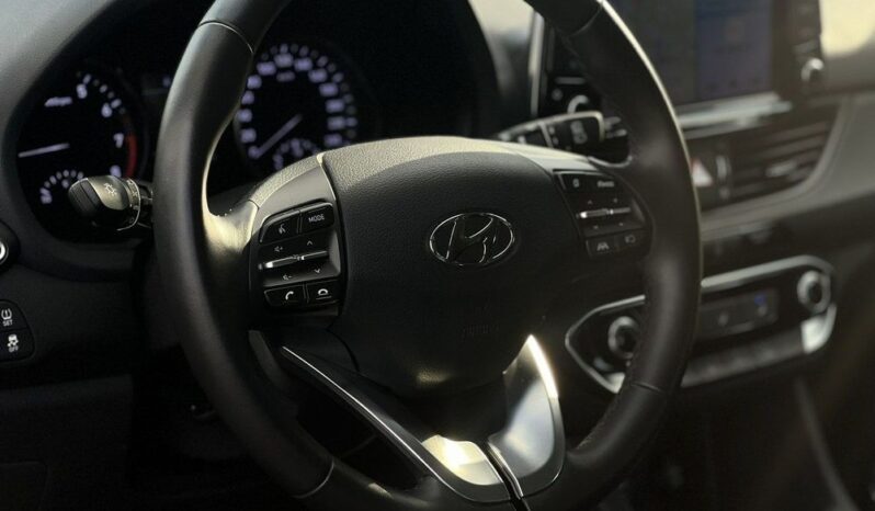 HYUNDAI I30  | FWD (przód) | Manualna | 120 KM | Srebrny full
