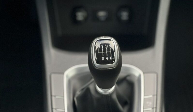 HYUNDAI I30  | FWD (przód) | Manualna | 120 KM | Srebrny full