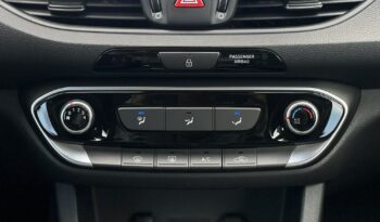 HYUNDAI I30  | FWD (przód) | Manualna | 120 KM | Srebrny full