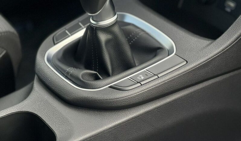HYUNDAI I30  | FWD (przód) | Manualna | 120 KM | Srebrny full