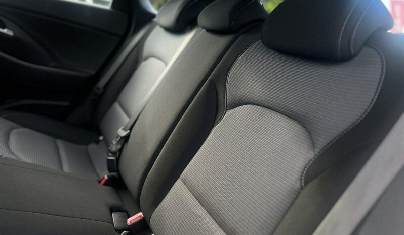 HYUNDAI I30  | FWD (przód) | Manualna | 120 KM | Srebrny full