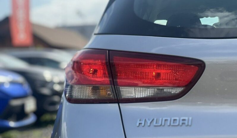 HYUNDAI I30  | FWD (przód) | Manualna | 120 KM | Srebrny full