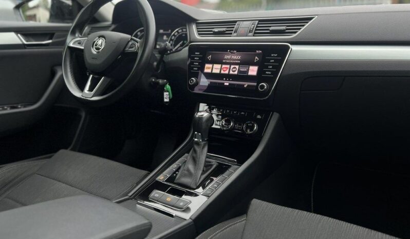 SKODA Superb  | 4×4 (doł. automatycznie) | Automatyczna | 190 KM | Czarny full